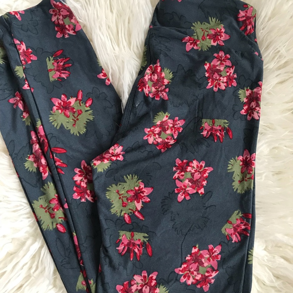 OS grey floral LuLaRoe leggings perfect condition!